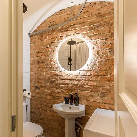 Daire In A Real Medieval Tower, Lower Floors *