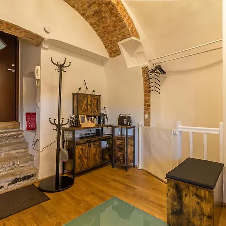 In A Real Medieval Tower, Lower Floors Daire