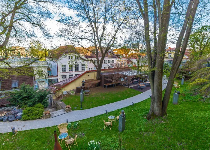 In A Real Medieval Tower, Lower Floors 아파트 탈린