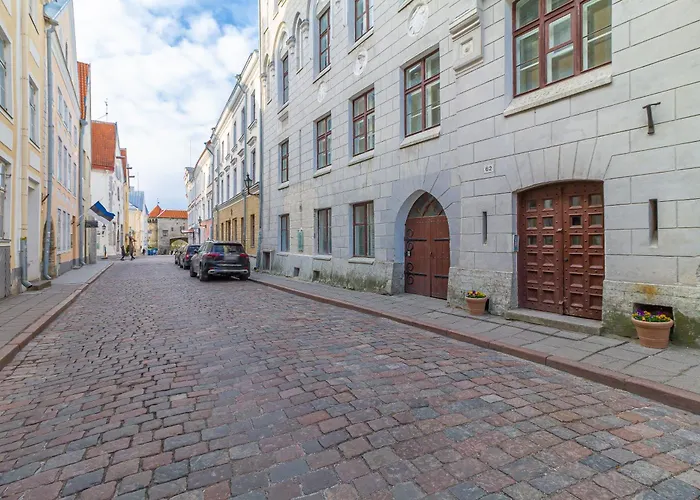 In A Real Medieval Tower, Lower Floors Apartmán