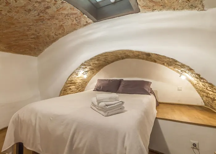 In A Real Medieval Tower, Lower Floors * Ταλίν