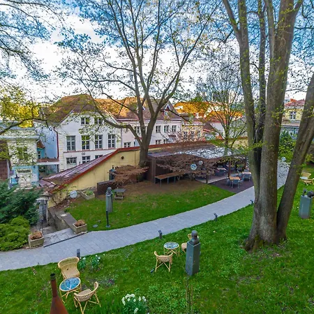 In A Real Medieval Tower, Lower Floors דירה טאלין